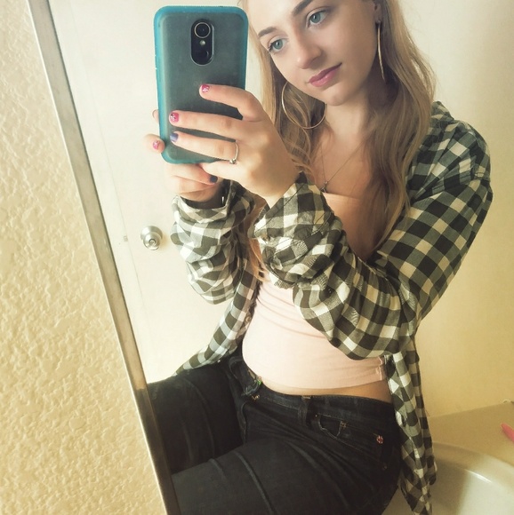 Meet your Posher, Mariah - Picture 1 of 1